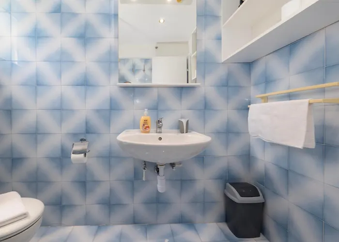 Bulbuli 招待所 3*